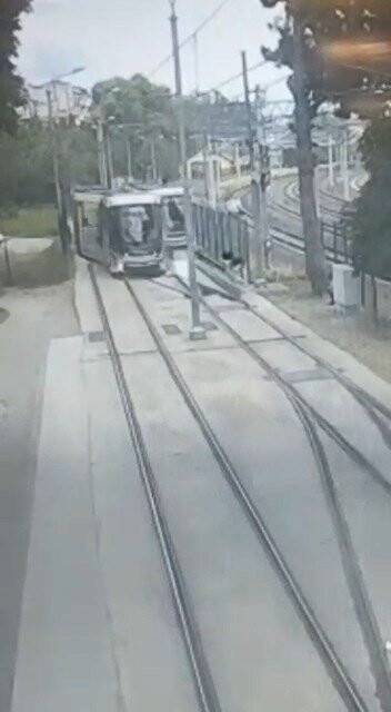 Kocaeli'de tramvaylar çarpıştı