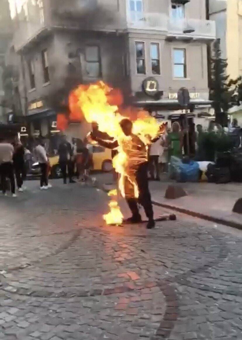 Oraklı genç tinerle kendini yaktı