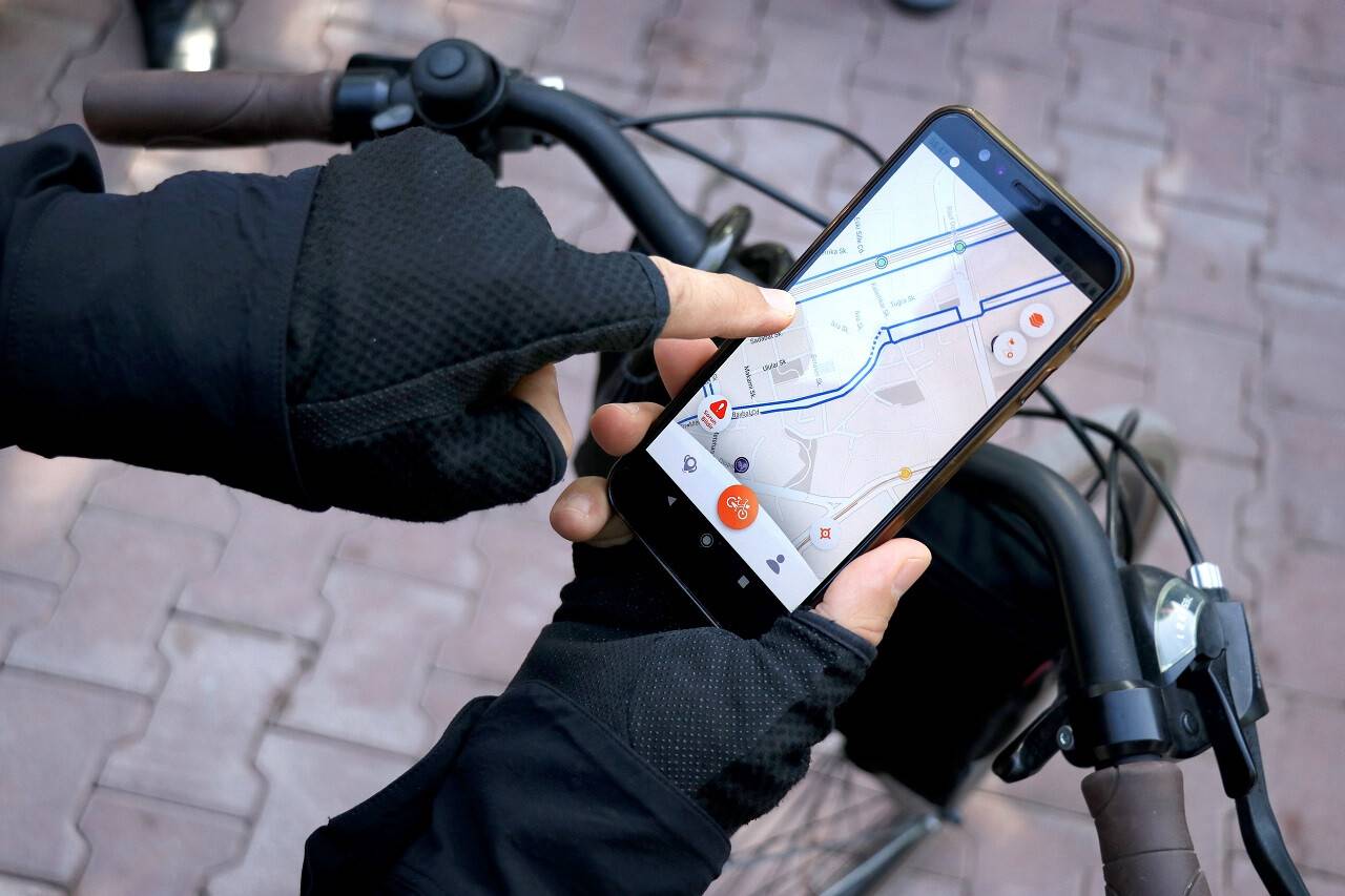 aa-20220602-28048998-28048991-bisiklet-suruculerine-guvenli-yol-imkani-sunan-abus-hayati-kolaylastiriyor.jpg