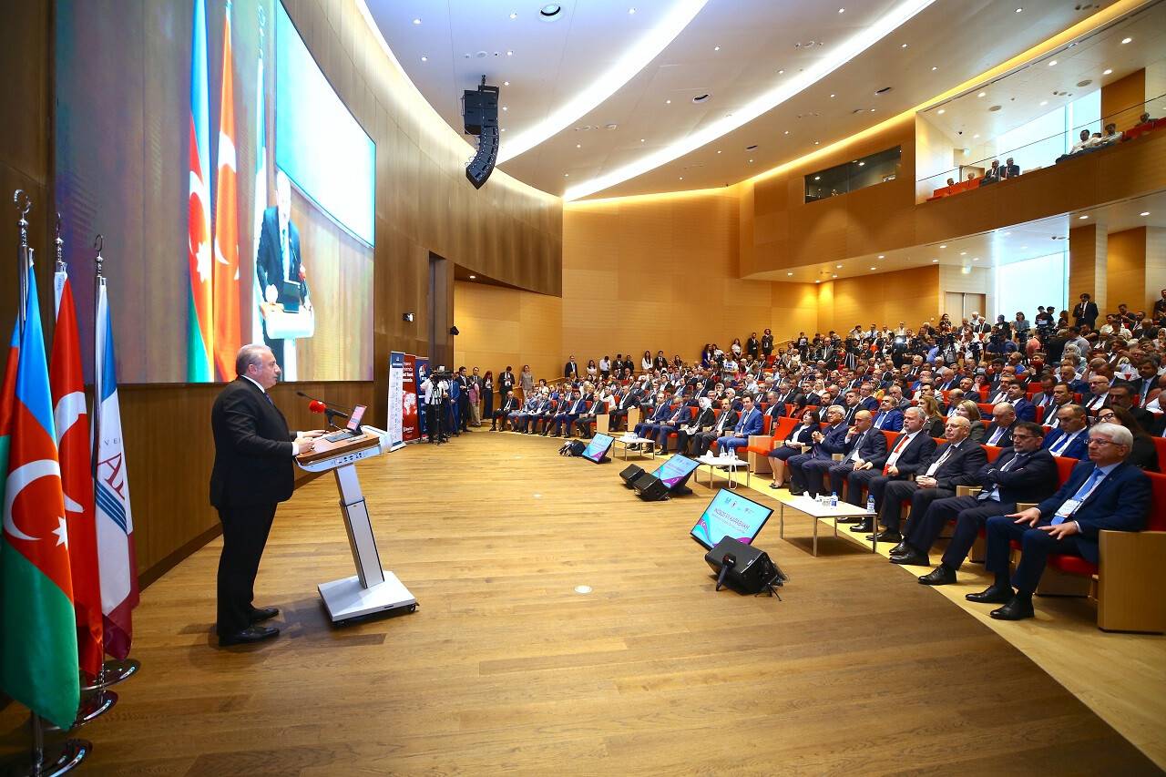 aa-20220602-28050245-28050242-tbmm-baskani-sentop-bakude-vii-uluslararasi-sosyal-bilimler-kongresinde-konustu.jpg