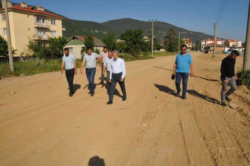 Akşehir Belediyesi'nden yol ve kilitli taş çalışması