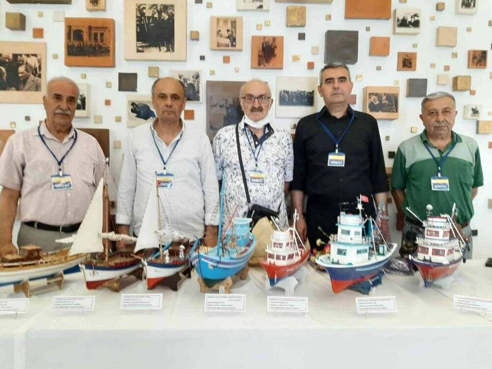 Minyatür gemiler görenleri şaşkına çevirdi