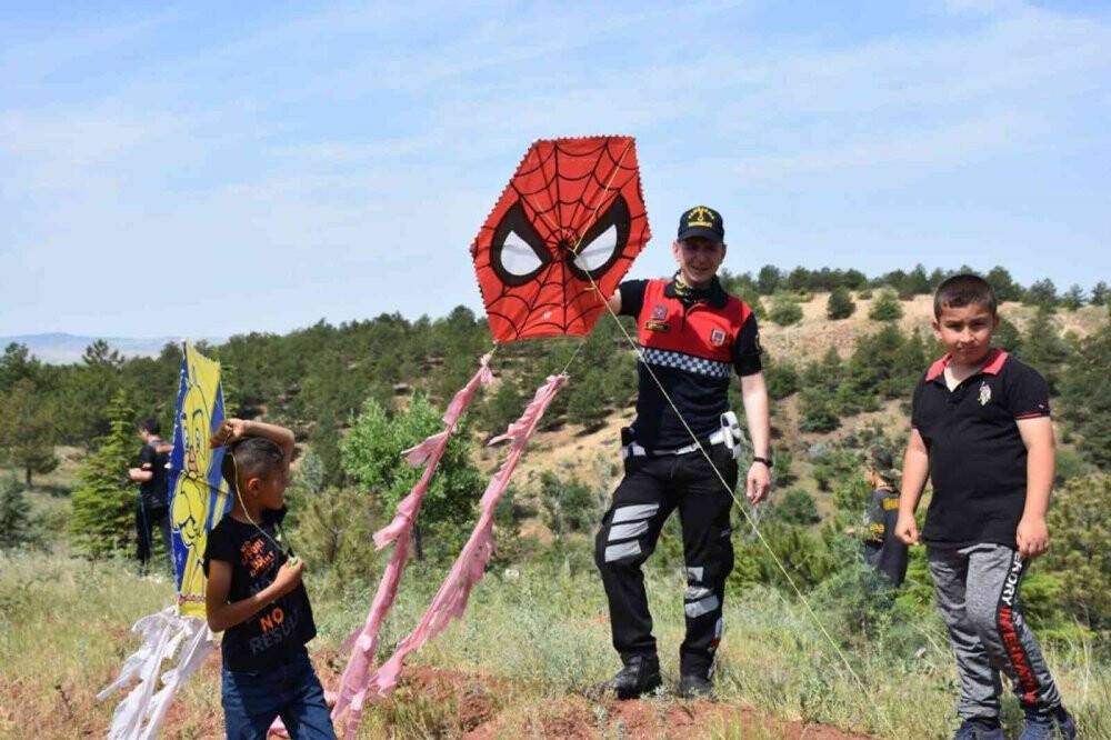 Yüzlerce çocuk katıldı