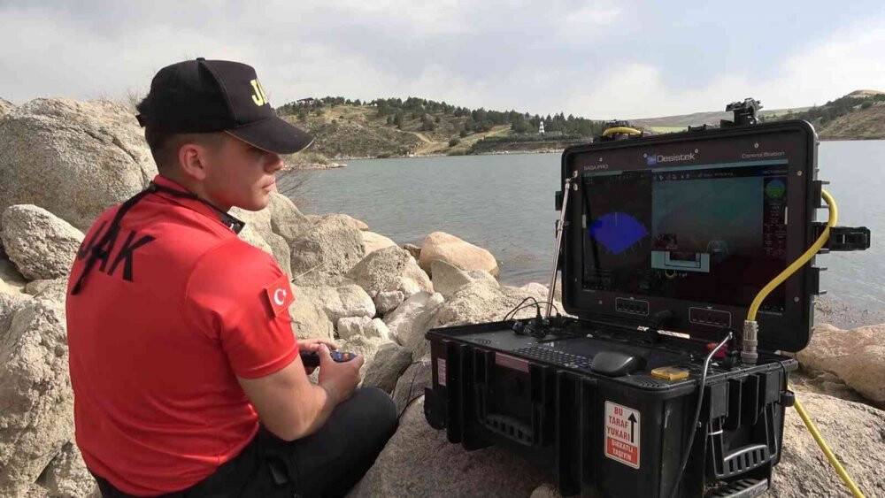 Baraj gölünde kaybolan genci arama çalışması sürüyor
