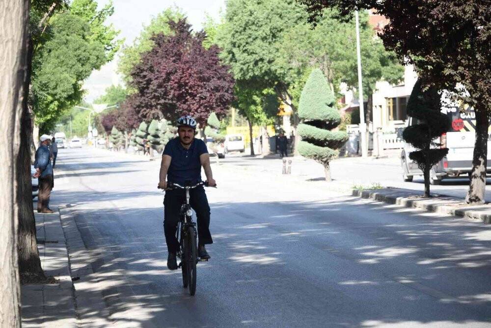 Başkan Altay: 'Her yaştan hemşehrimizin güvenle bisiklet kullanması için çalışıyoruz'