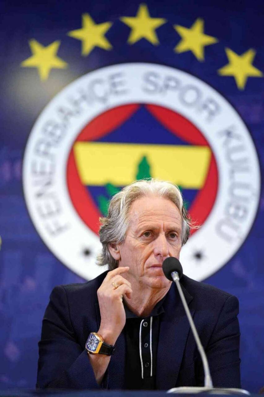 Fenerbaahçe'den "5 yıldızzlı" imza töreni