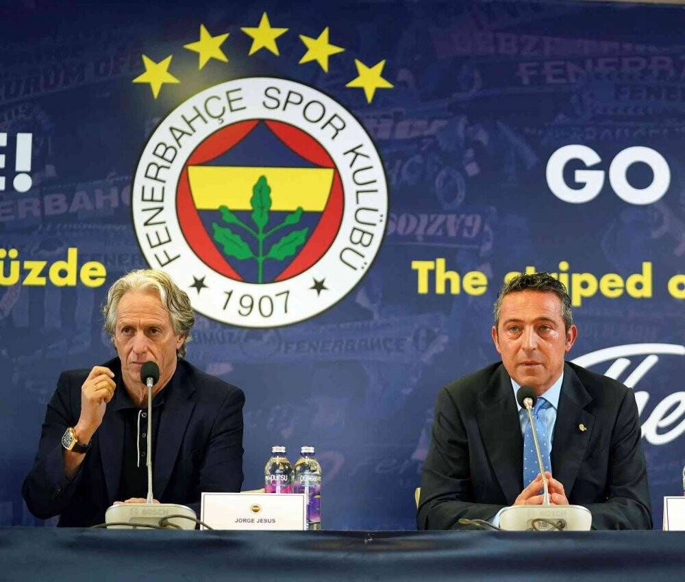 Fenerbaahçe'den "5 yıldızzlı" imza töreni