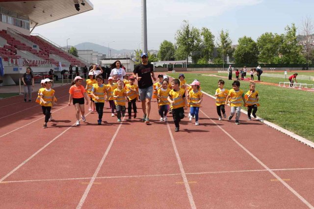 Miniklerin atletizm heyecanı