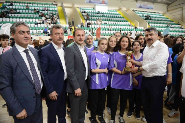 Yıldırım Belediyesi Okul Sporları Şenliği tamamlandı