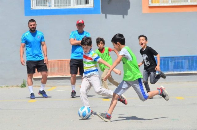 Yunusemre’de futbol yetenek taramaları devam ediyor