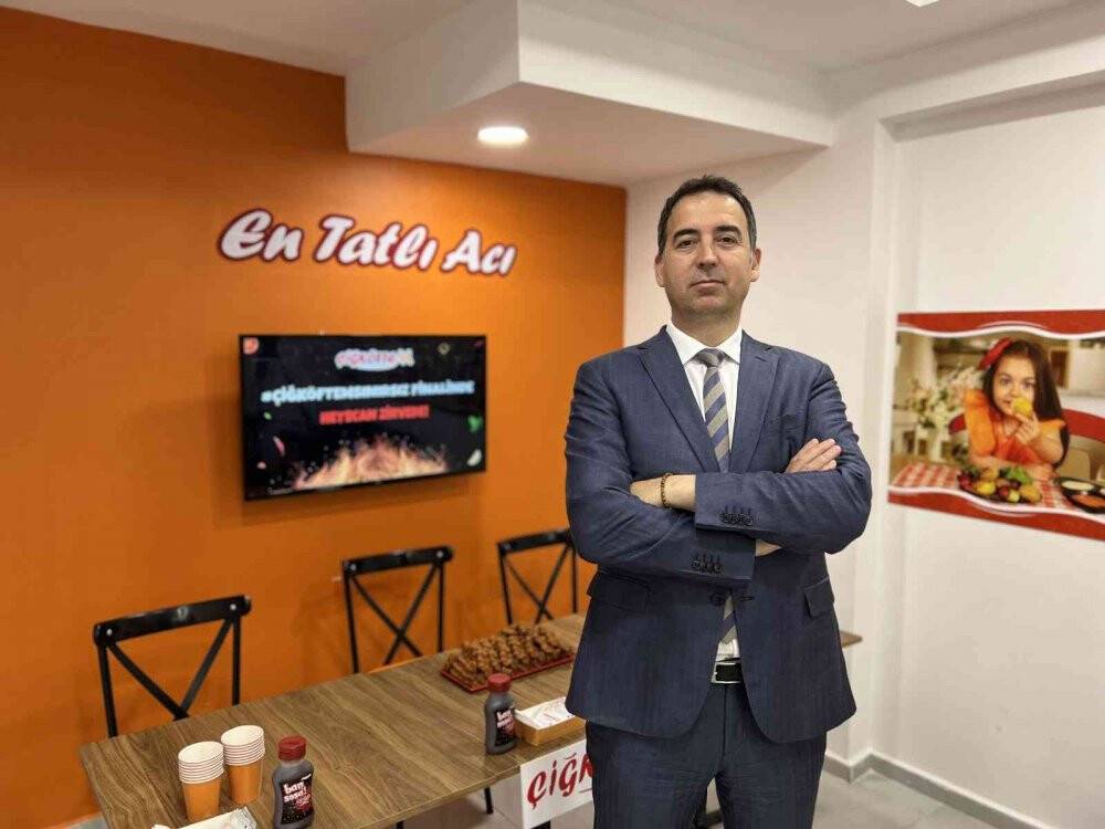 Bir saatte iki kilo çiğköfte yedi tam altın ödülünün sahibi oldu