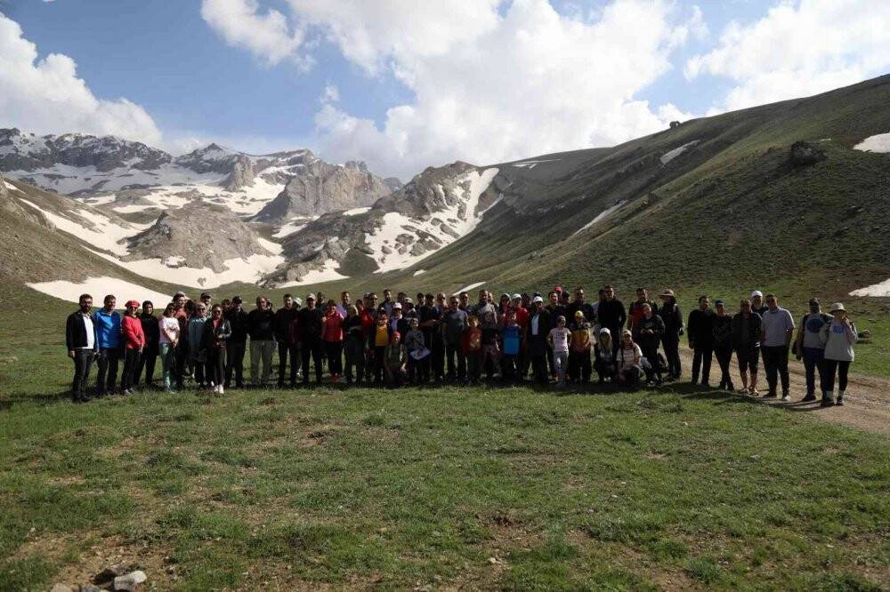 Yaz ayında kış manzarası