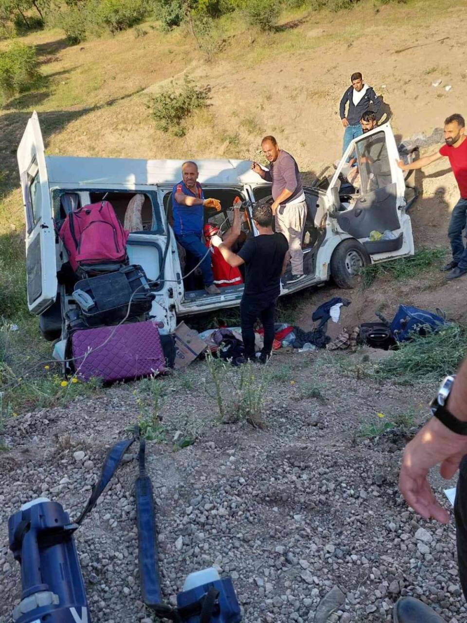 Siirt’te işçileri taşıyan minibüs uçuruma yuvarlandı: 4 ölü, 6 yaralı