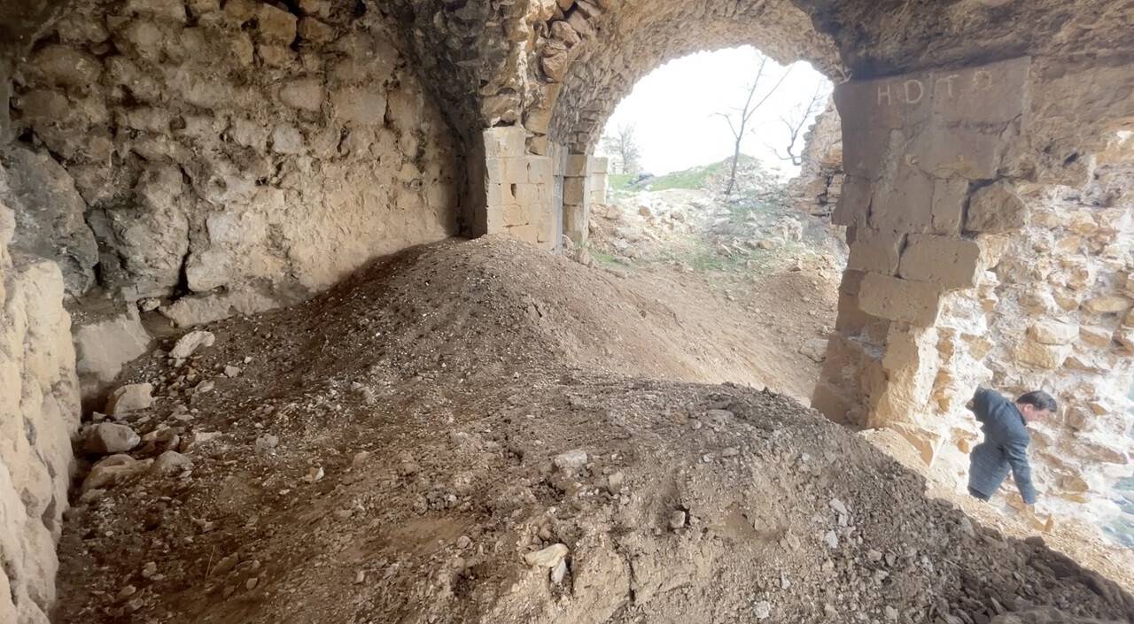 aa-20220606-28084146-28084137-gerger-kalesinin-restorasyonu-icin-ilk-adim-atildi.jpg