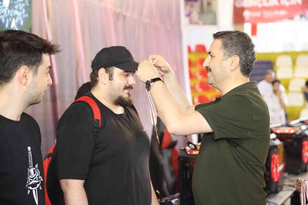 E-Spora gençlerden yoğun ilgi