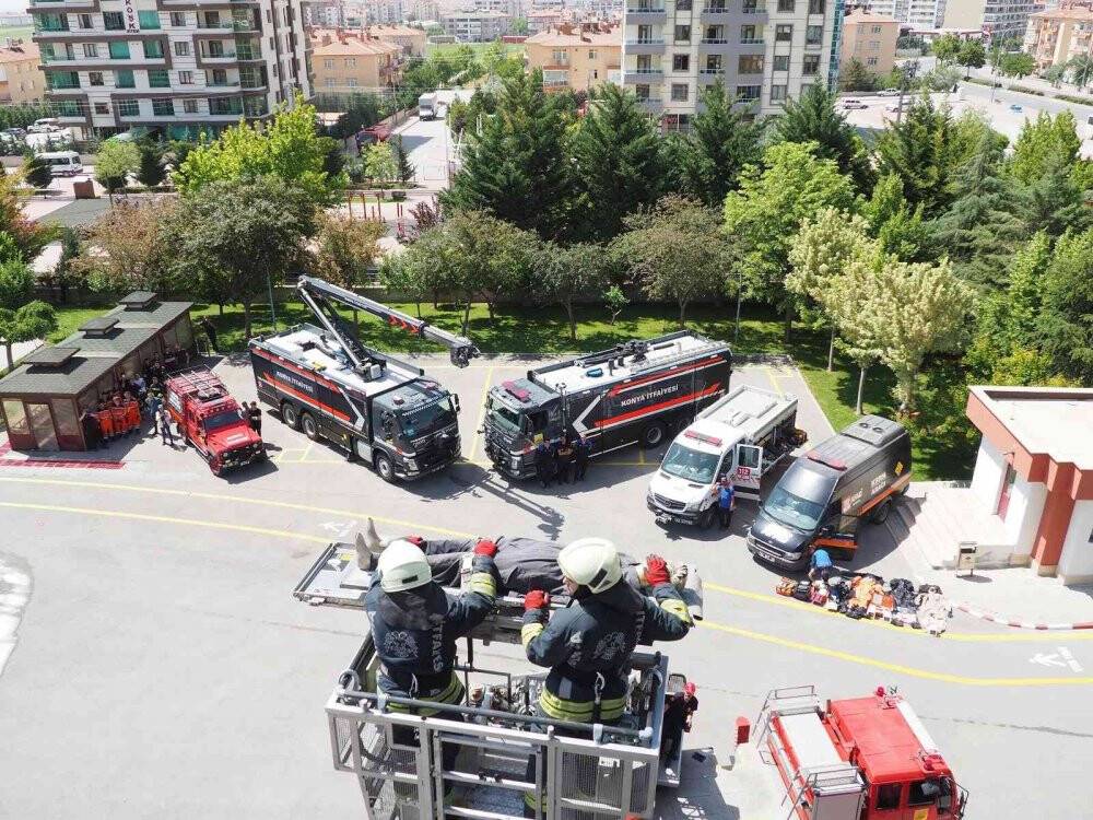 Konya Büyükşehir İtfaiyesi Nijeryalı itfaiyecileri eğitiyor