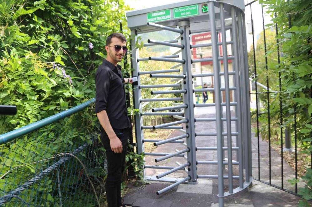 Türkiye’nin ilk turnikeli asma köprüsü Artvin’de