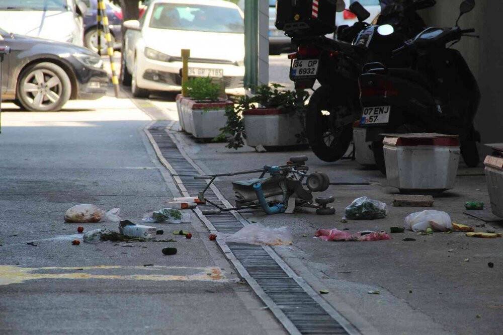 Bir gün önce eşyaları aşağı attığı balkondan sabah düşerek öldü