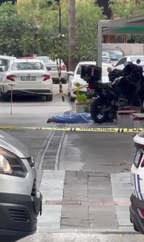 Bir gün önce eşyaları aşağı attığı balkondan sabah düşerek öldü