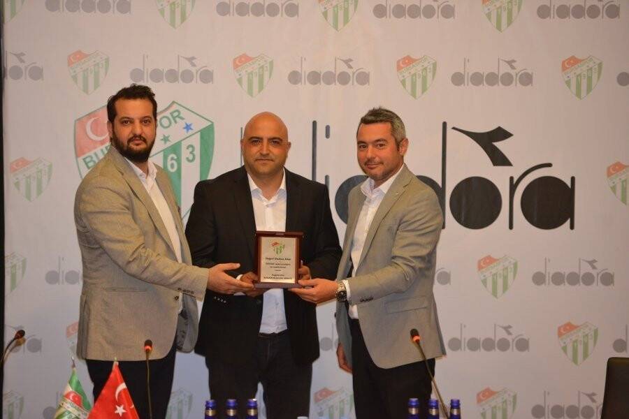 Bursaspor’un yeni sezon forma tedarikçisi belli oldu