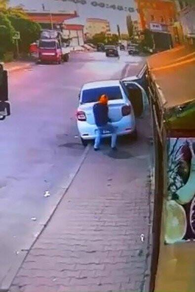 İstabul'da levyeli soygun: 80 bin liralık sigara çaldılar