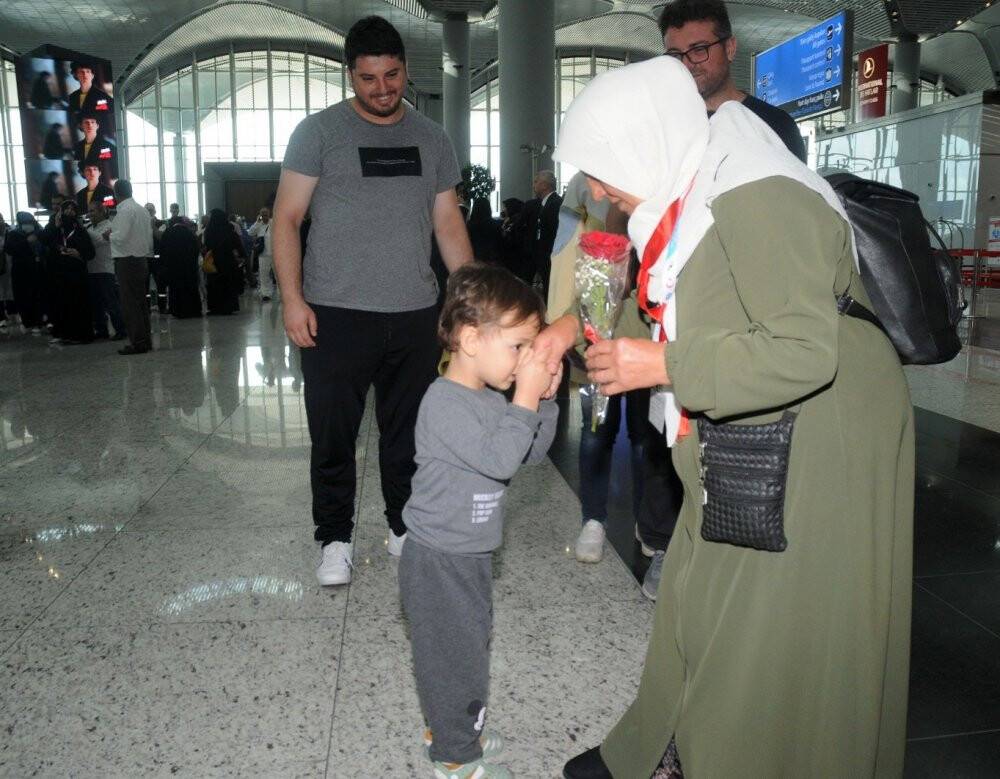 İstanbul Havalimanı’ndan ilk hac kafilesi dualarla uğurlandı