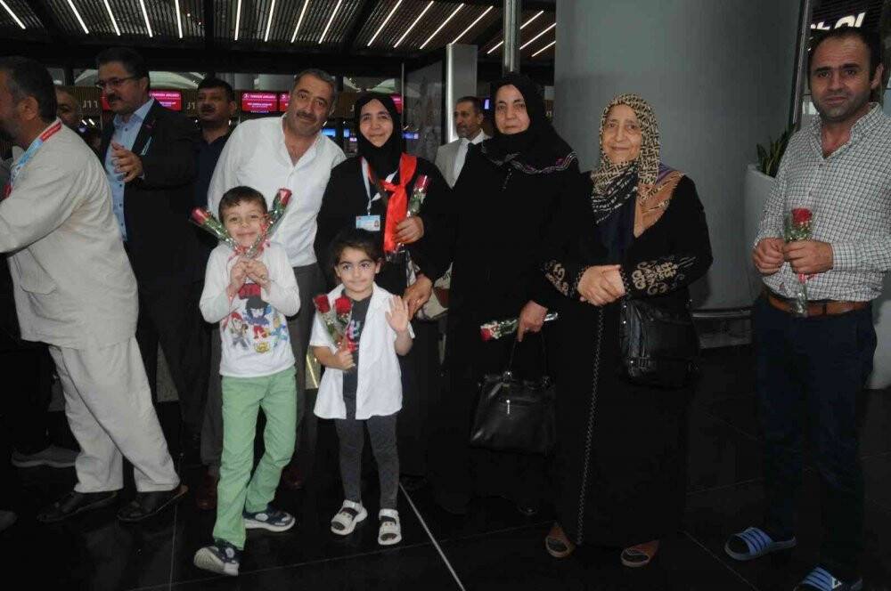 İstanbul Havalimanı’ndan ilk hac kafilesi dualarla uğurlandı