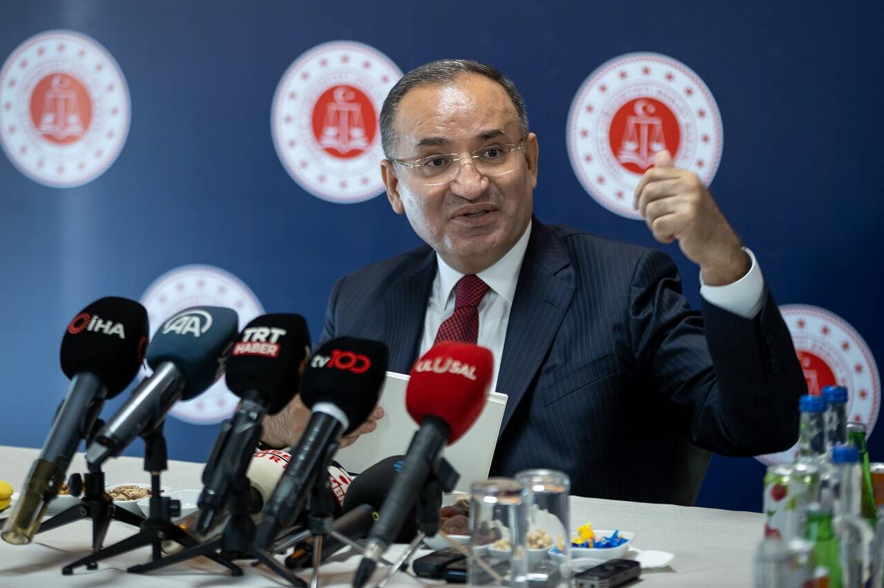 aa-20220601-28037853-28037849-adalet-bakani-bozdagdan-yeni-kira-duzenlemesine-iliskin-aciklama.jpg