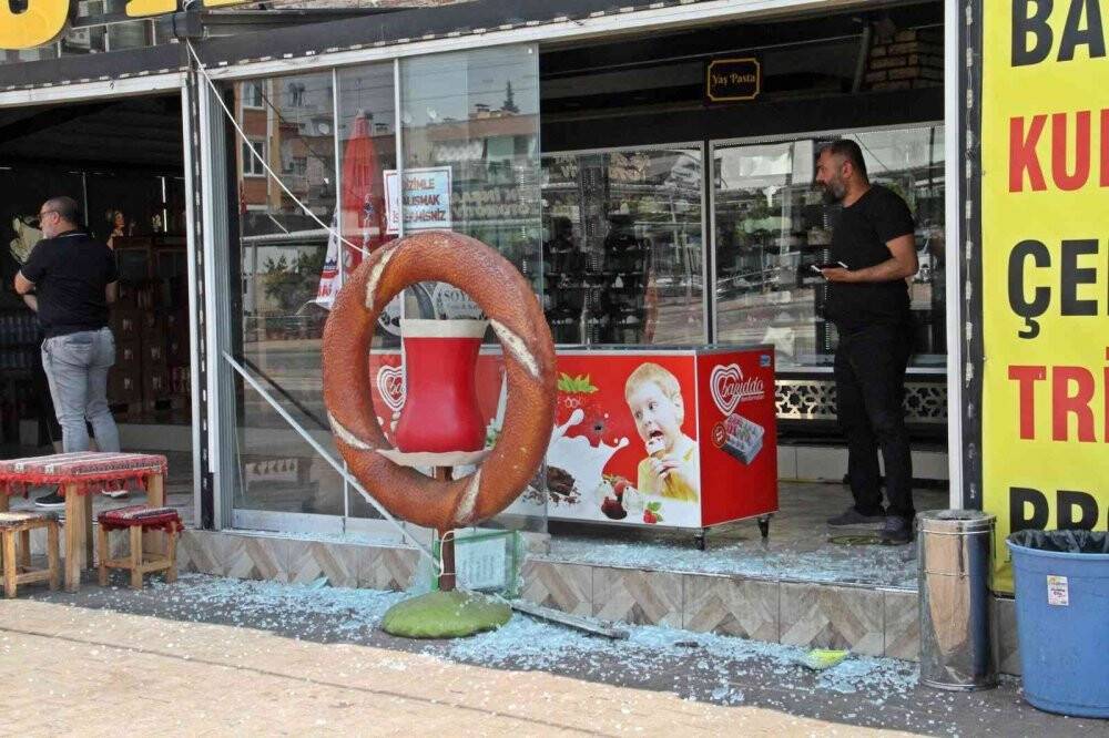 Fırıncı, ucuz ekmek satan fırını kurşunladı