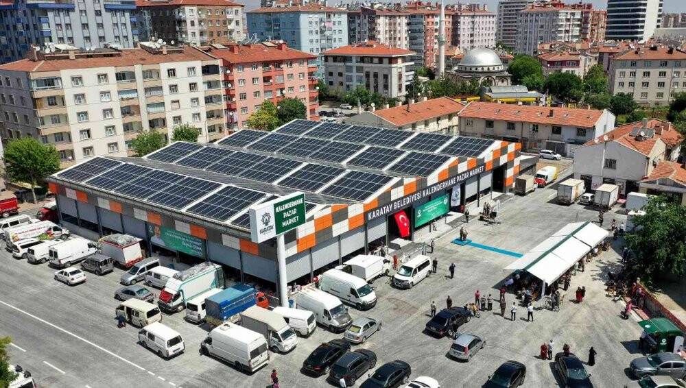 Kalenderhane Kapalı Pazar Marketi düzenlenen törenle hizmete açıldı