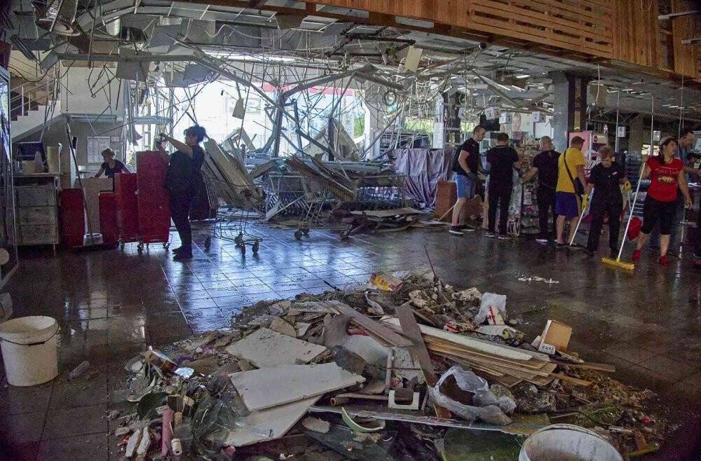 Rusya, Harkov’da AVM’yi hedef aldı