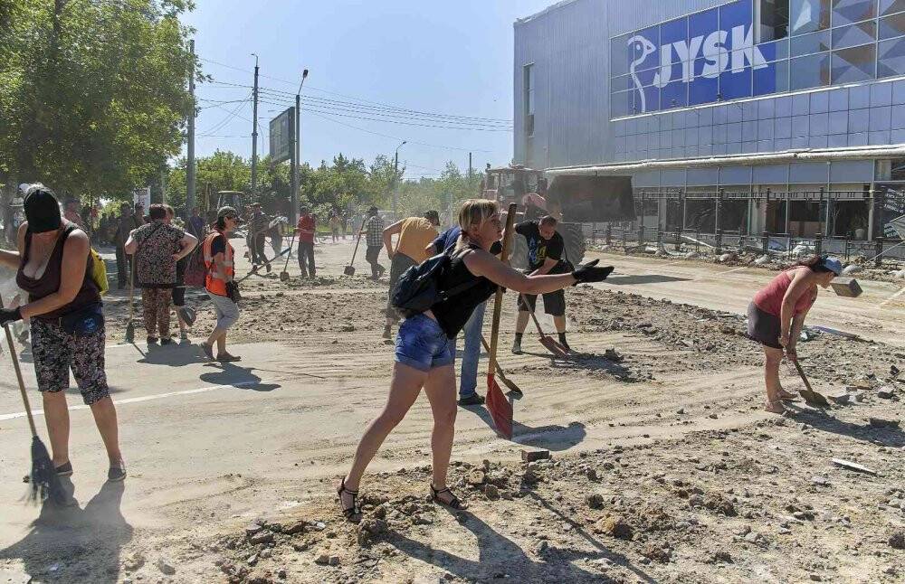 Rusya, Harkov’da AVM’yi hedef aldı