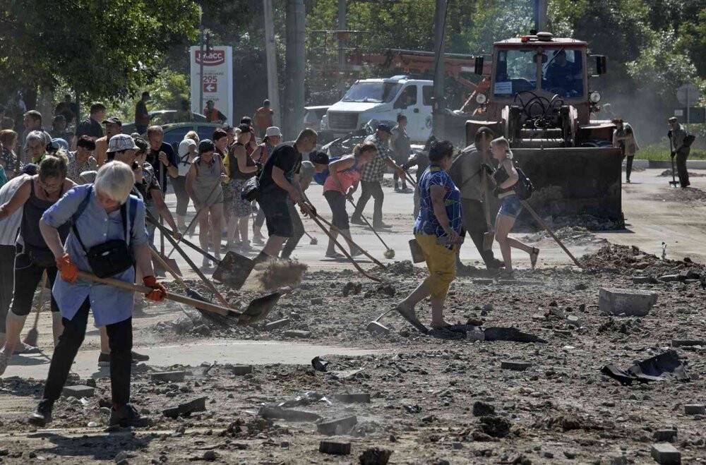 Rusya, Harkov’da AVM’yi hedef aldı