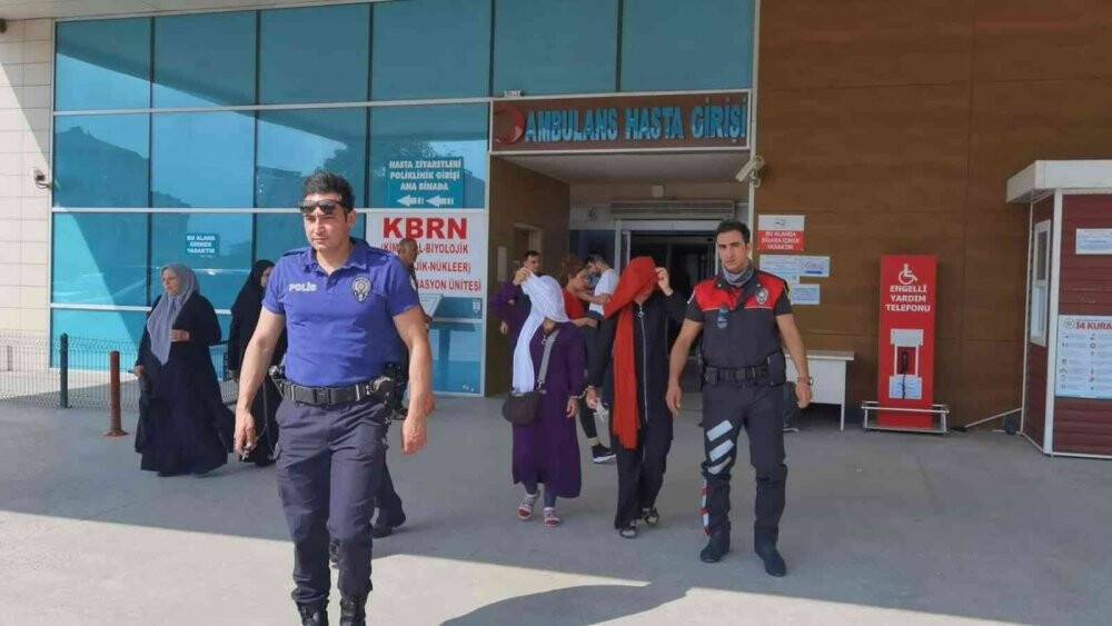 Evden ziynet eşyası çalan 2 kadın yakalandı,  basını gören şüpheli engelli numarası yaptı