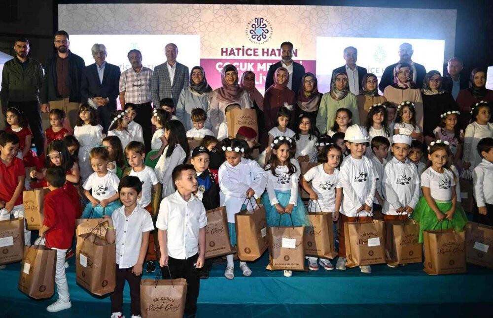 Hatice Hatun Külliyesi Çocuk Mektebi’nde mezuniyet heyecanı