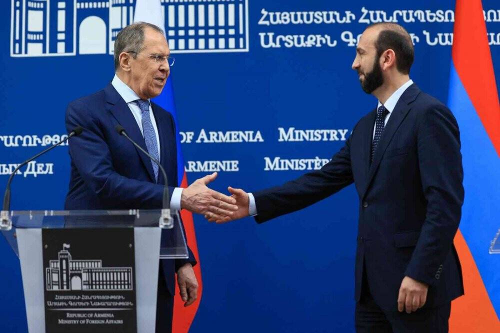 Lavrov: Ermenistan-Türkiye arasındaki ilişkilerin normalleşme sürecini memnuniyetle karşılıyoruz