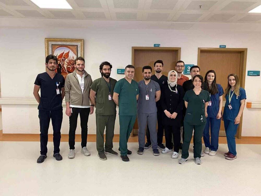 Şah damarı yüzde 99 tıkalı hasta stentle kurtuldu