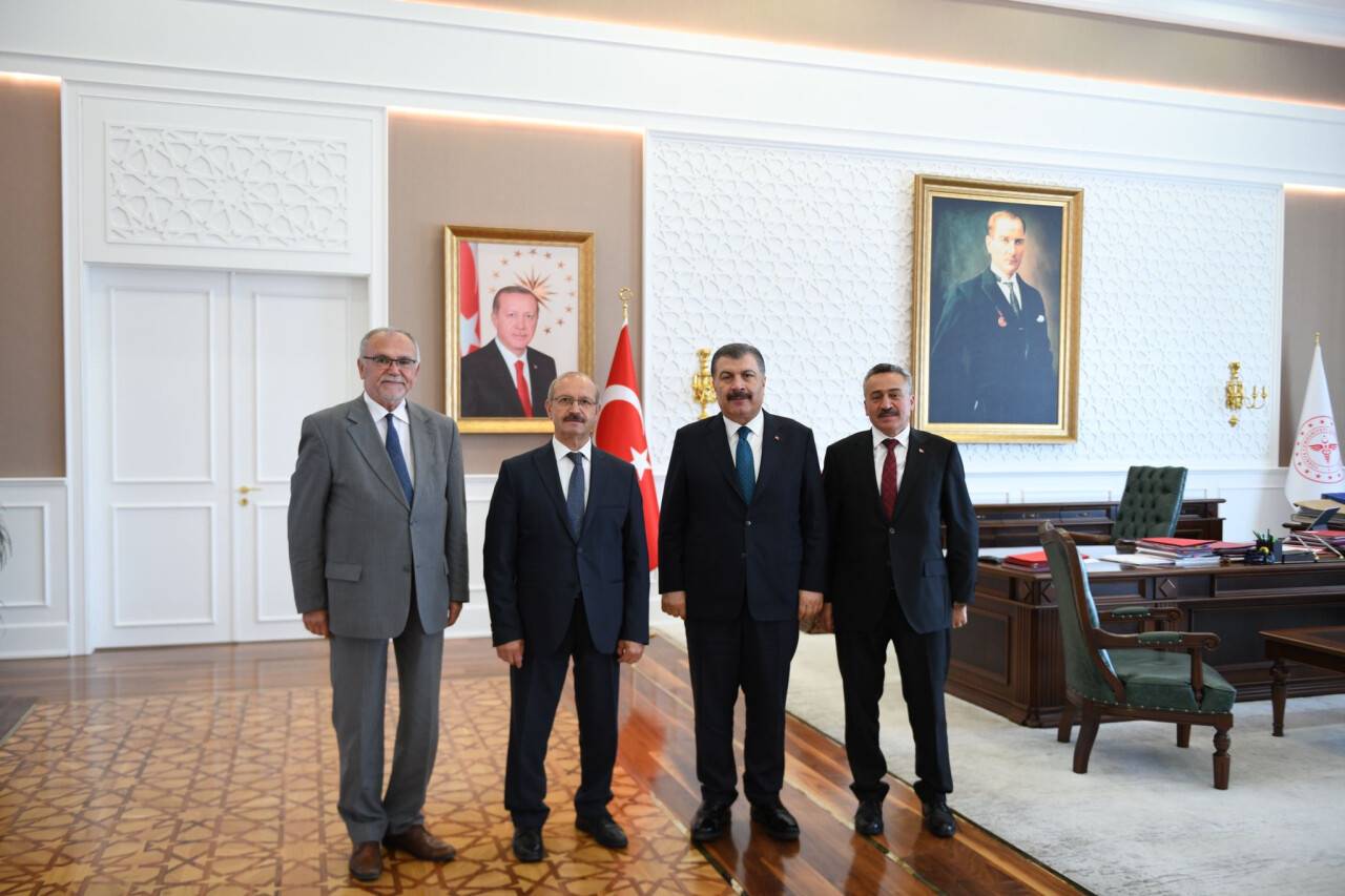 seydisehirin-saglik-sorunlari-bakan-koca-ile-gorusuldu-2.jpg