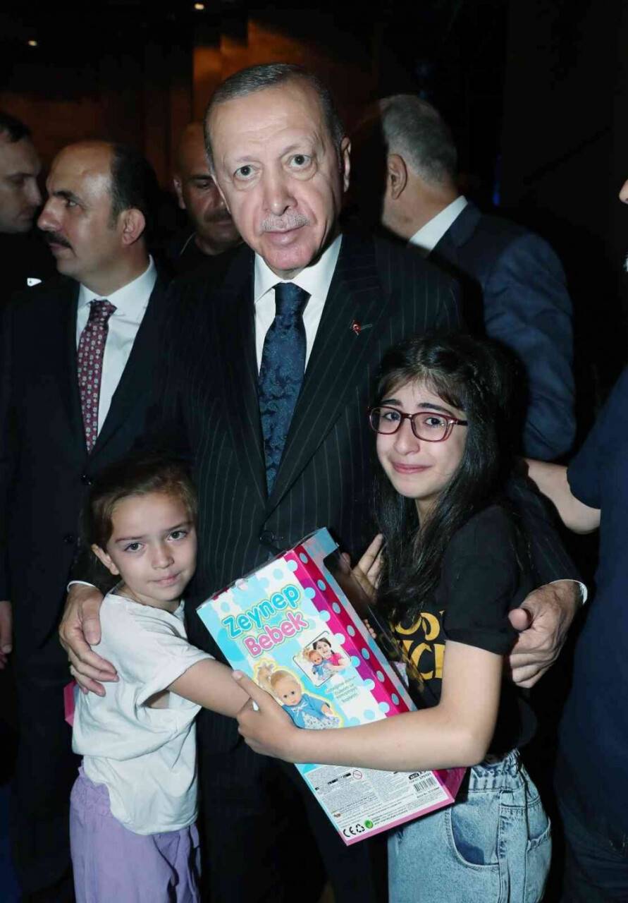 Uğur İbrahim Altay, Türk Dünyası Belediyeler Birliği başkanlığına yeniden deçildi