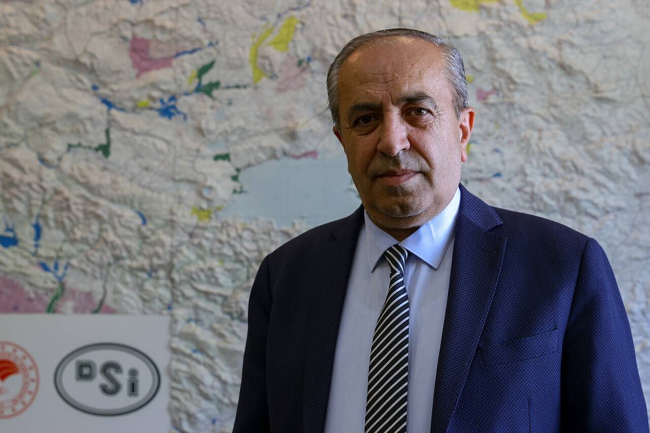 aa-20220611-28131933-28131932-vanda-kuraklikla-dip-seviyeye-dusen-barajlar-yagislarla-hayat-buldu.jpg