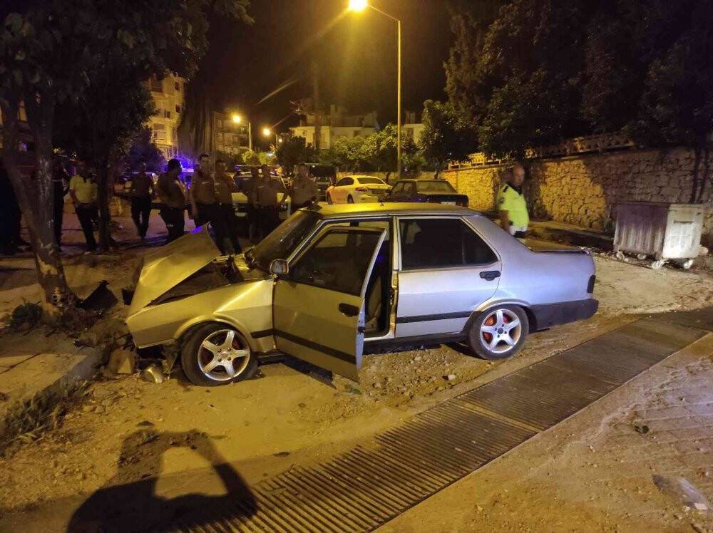 Jandarmadan kaçarken kaza yaptı