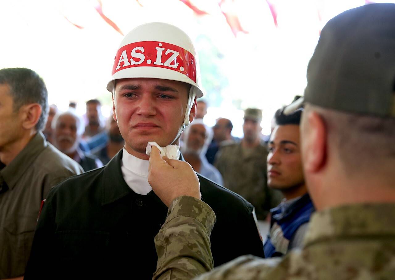 aa-20220612-28142733-28142724-sehit-piyade-uzman-onbasi-mehmet-ali-cap-memleketi-gaziantepte-son-yolculuguna-ugurlandi.jpg