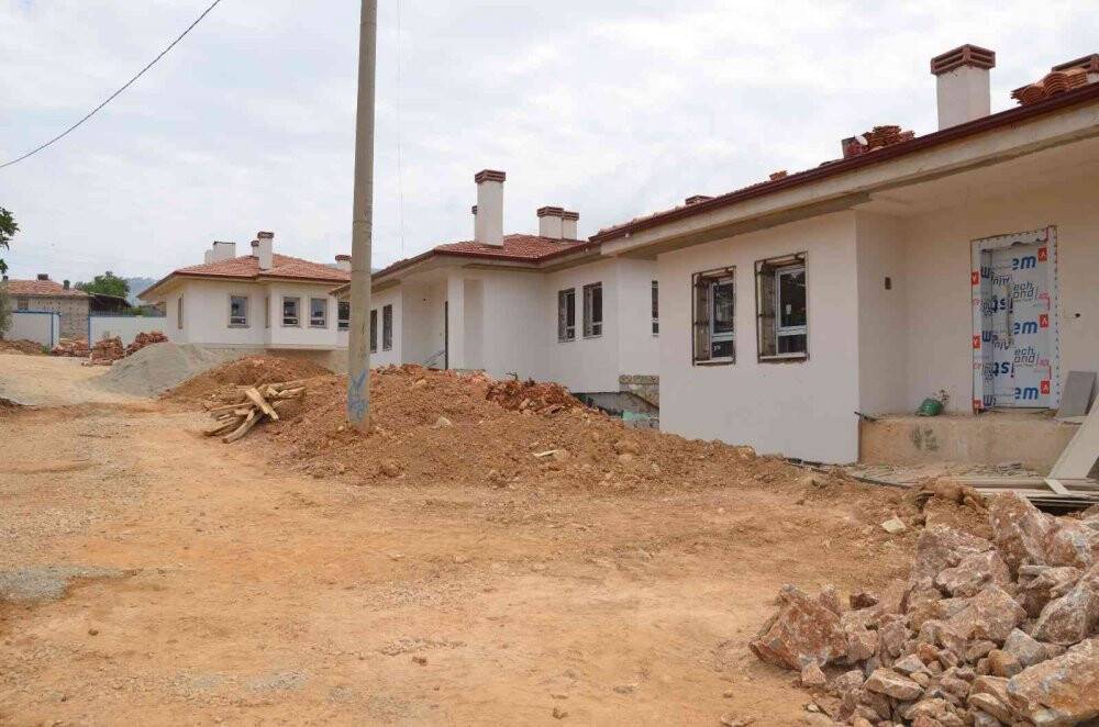 Orman yangınında evlerini kaybedenler için yapılan konutlarda sona gelindi