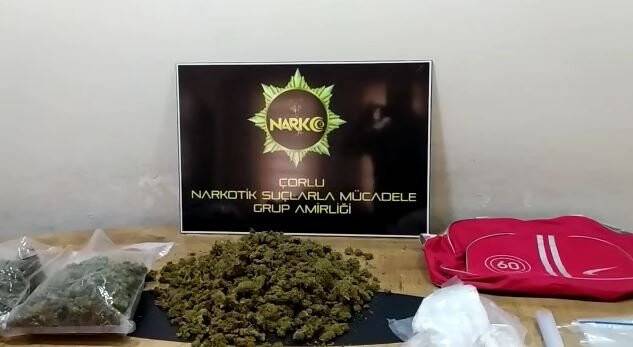 2 kilo uyuşturucu operasyonunda cinayet şüphelisi çıktı