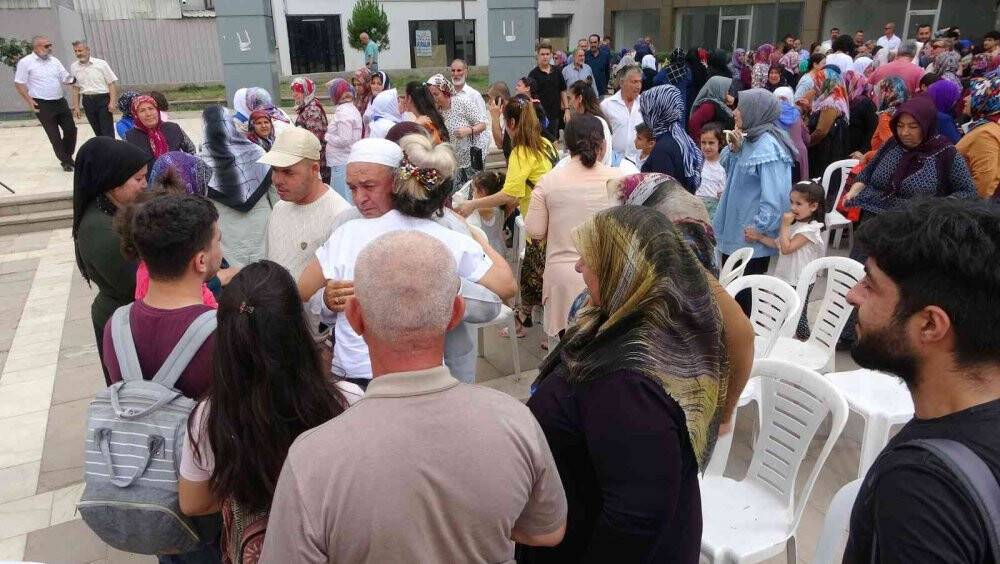 Hacı adayları dualarla kutsal topraklara uğurlandı