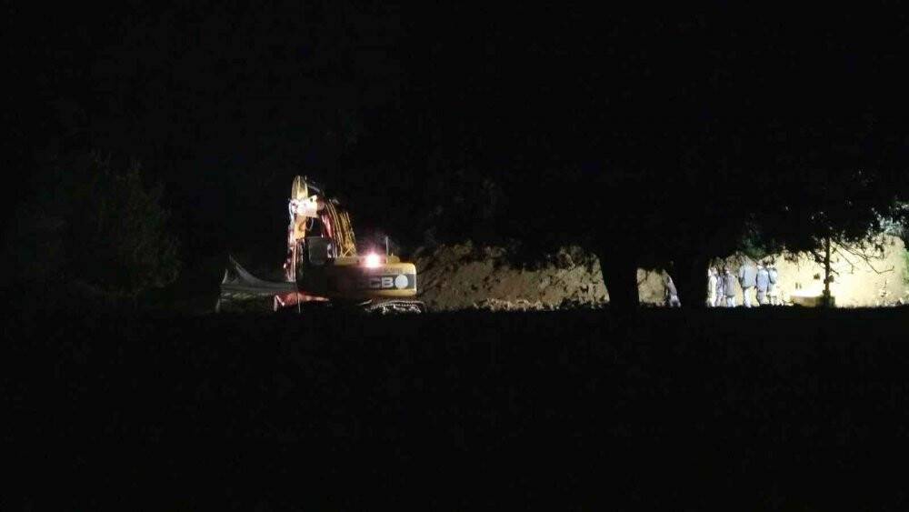 Cansız bedenlerin arandığı kuyu 20 saattir kazılıyor