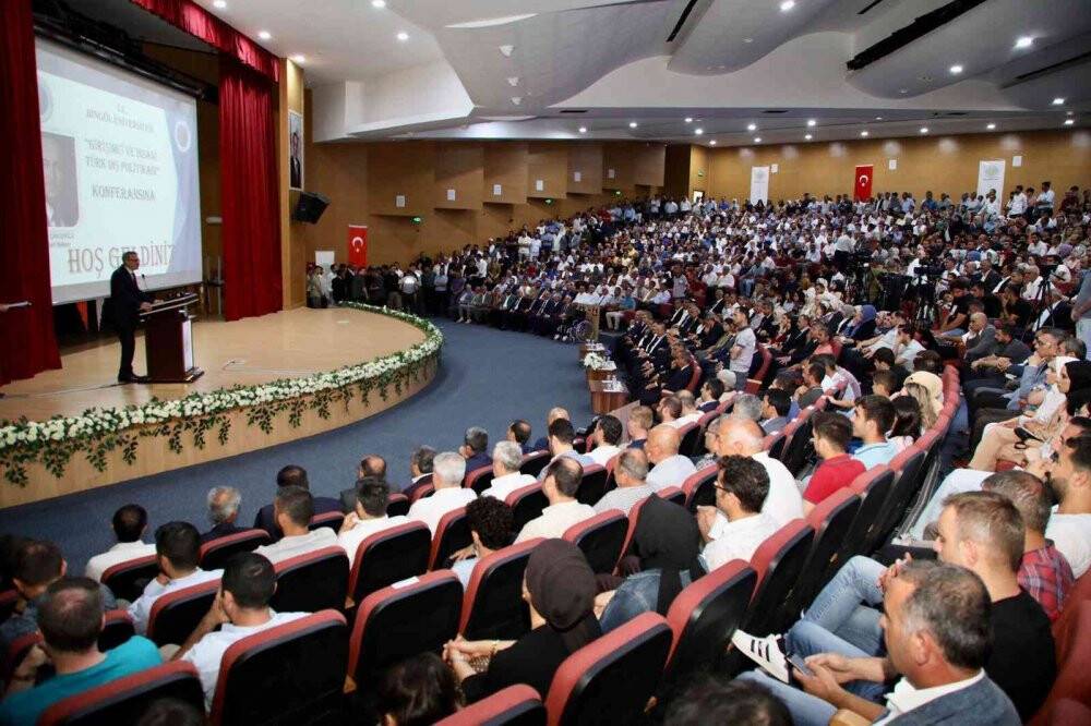 Dışişleri Bakanı Çavuşoğlu: "Zalime Yavuz, mazluma ise Yunus oluyoruz”