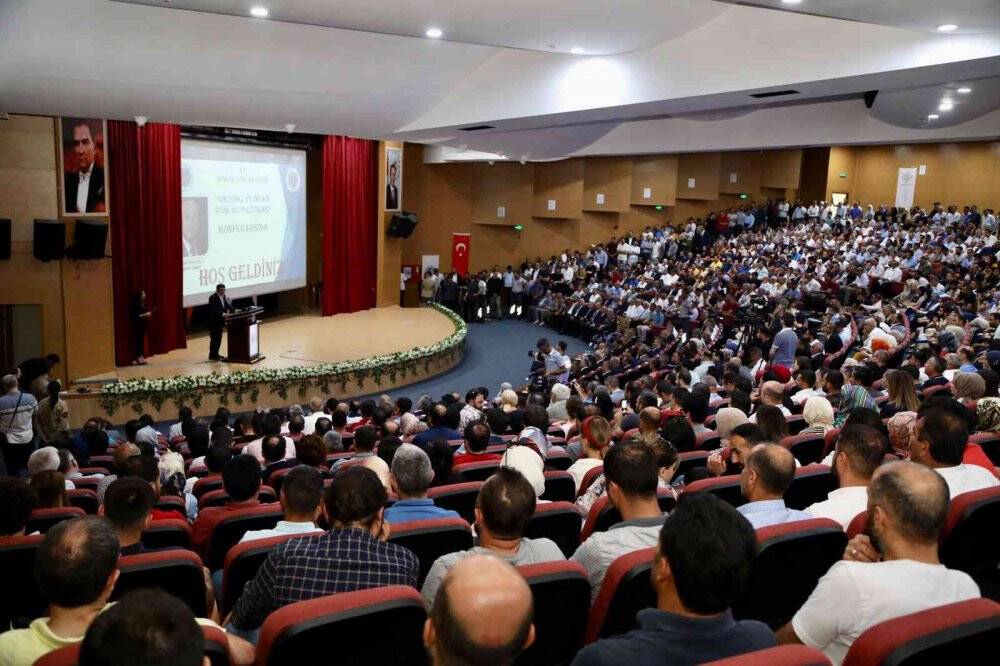 Dışişleri Bakanı Çavuşoğlu: "Zalime Yavuz, mazluma ise Yunus oluyoruz”