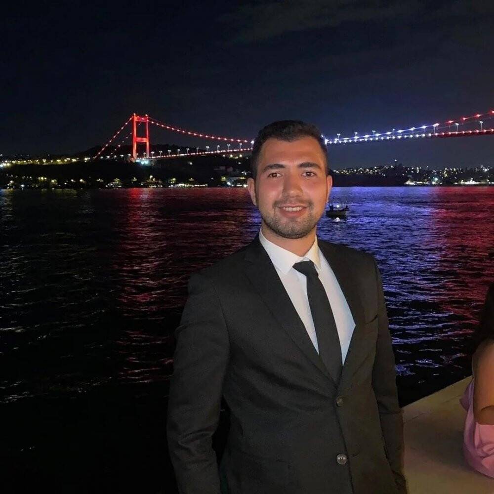 Galata Kulesi’nden atlayarak intihar etti