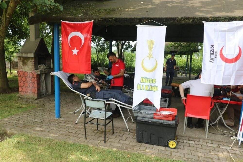 Jandarmadan kan bağışı